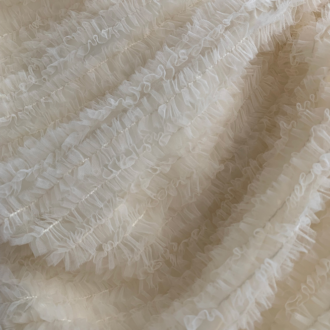 Hand wrinkling fabric